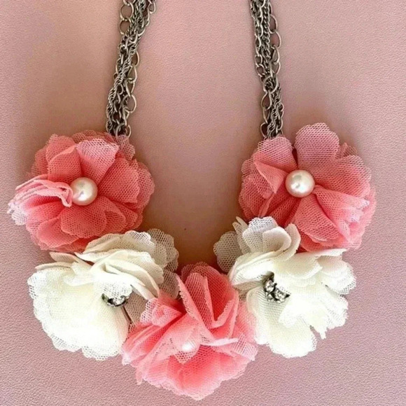 Pink & Cream Colored Tulle Flower Statement Necklace Set w/ Pearl Drop Earrings - Picture 4 of 11